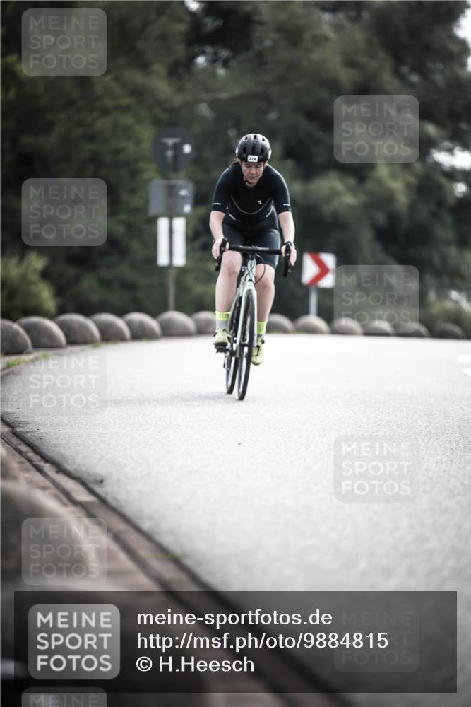 21.06.2026 - 29. Vierlanden-Triathlon H.Heesch http://msf.ph/oto/9884815 21.06.2026 09:19:23 Radfahren 99, 224, 228 meine-sportfotos.de
