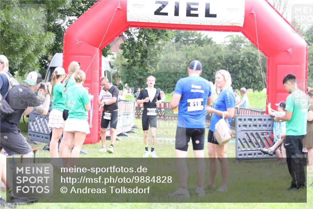 21.06.2026 - 29. Vierlanden-Triathlon Andreas Tolksdorf http://msf.ph/oto/9884828 21.06.2026 11:27:55 Ziel 328, 396, 328, 396 meine-sportfotos.de