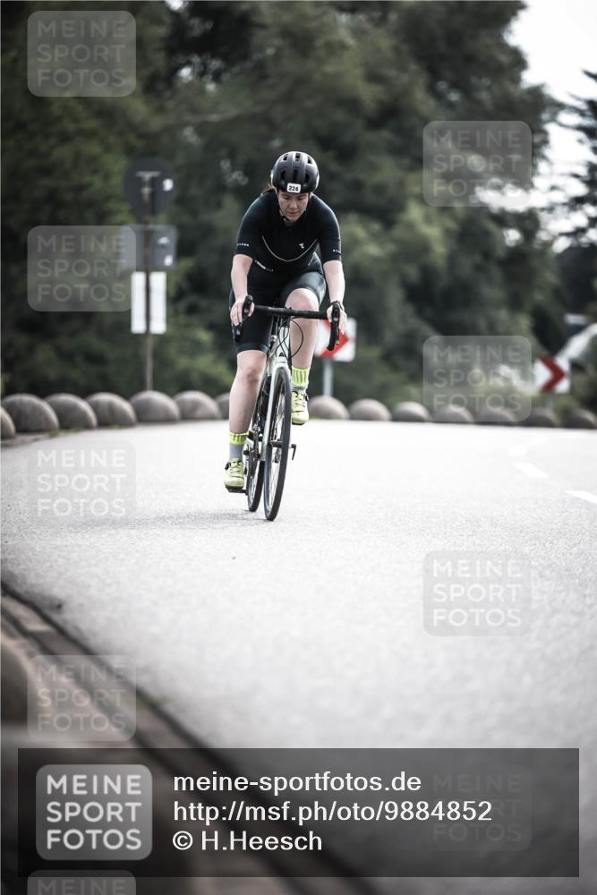 21.06.2026 - 29. Vierlanden-Triathlon H.Heesch http://msf.ph/oto/9884852 21.06.2026 09:19:24 Radfahren 99, 224, 228 meine-sportfotos.de