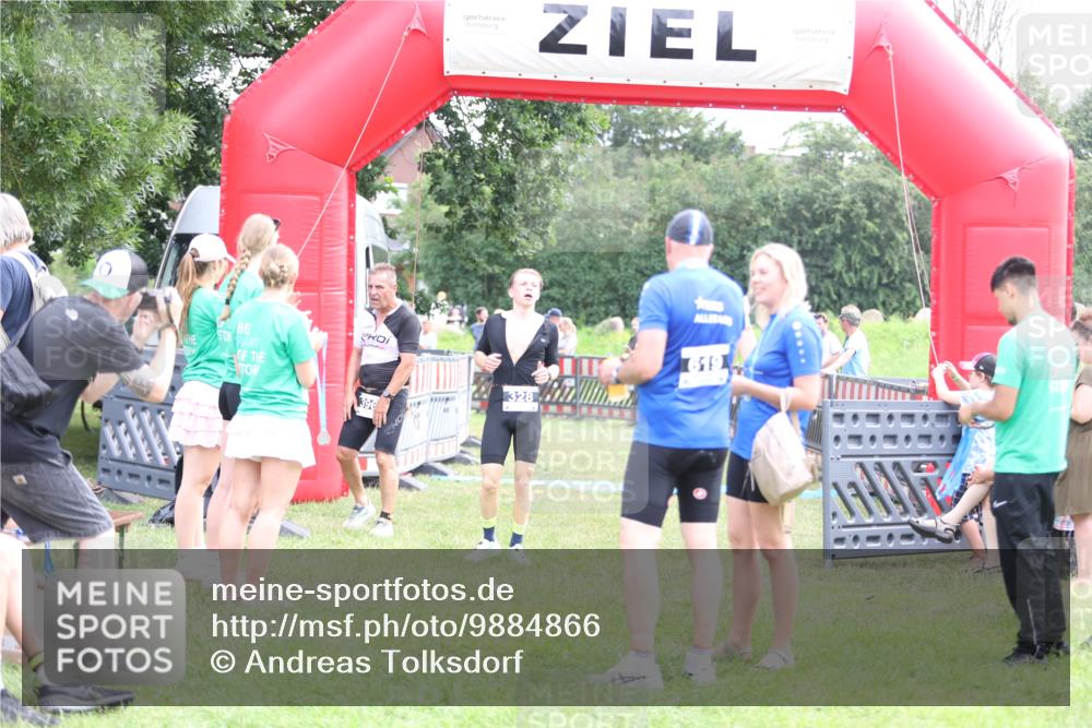 21.06.2026 - 29. Vierlanden-Triathlon Andreas Tolksdorf http://msf.ph/oto/9884866 21.06.2026 11:27:55 Ziel 328, 396, 328, 396 meine-sportfotos.de