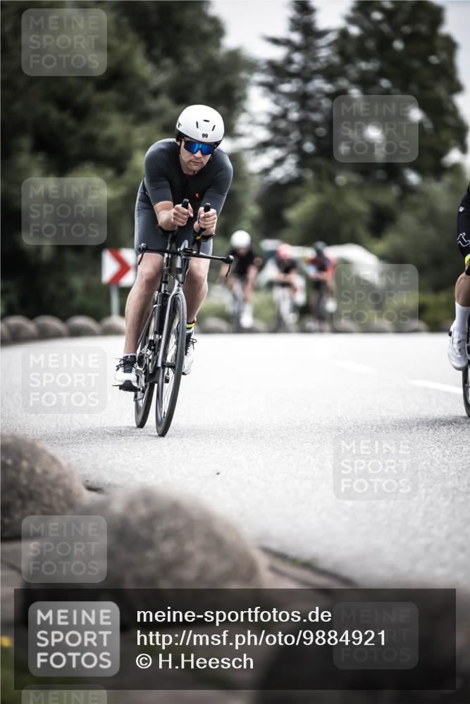 21.06.2026 - 29. Vierlanden-Triathlon H.Heesch http://msf.ph/oto/9884921 21.06.2026 10:36:44 Radfahren 51, 55, 78, 99, 106, 128, 177, 197, 292, 298 meine-sportfotos.de