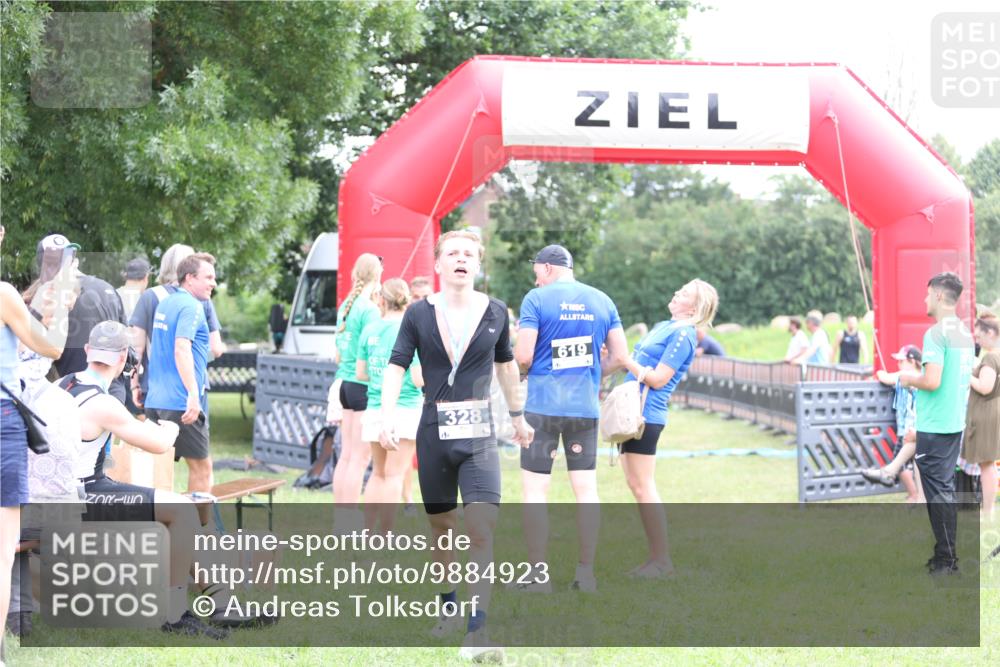 21.06.2026 - 29. Vierlanden-Triathlon Andreas Tolksdorf http://msf.ph/oto/9884923 21.06.2026 11:28:01 Ziel 591, 591 meine-sportfotos.de