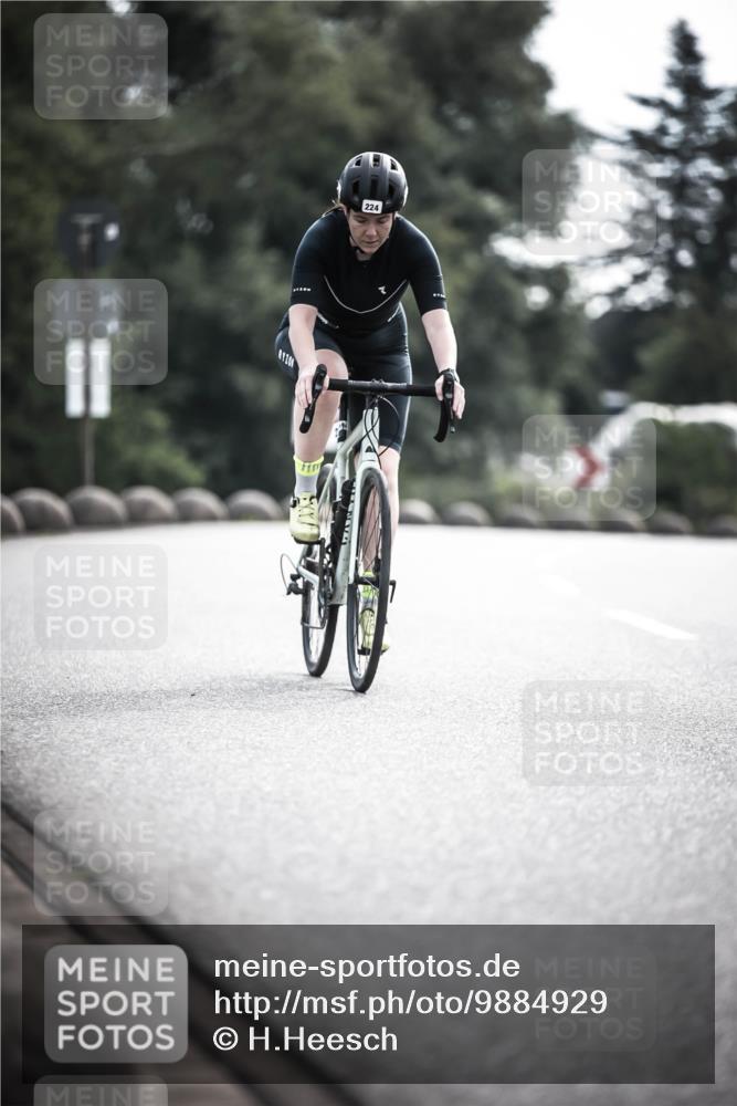 21.06.2026 - 29. Vierlanden-Triathlon H.Heesch http://msf.ph/oto/9884929 21.06.2026 09:19:24 Radfahren 99, 224, 228 meine-sportfotos.de
