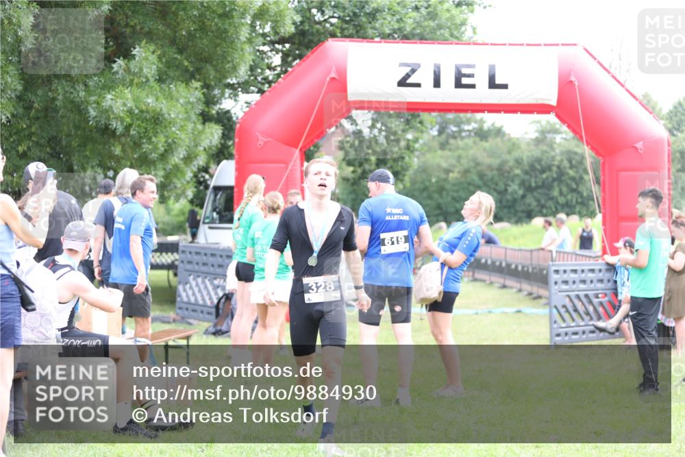 21.06.2026 - 29. Vierlanden-Triathlon Andreas Tolksdorf http://msf.ph/oto/9884930 21.06.2026 11:28:01 Ziel 591, 591 meine-sportfotos.de