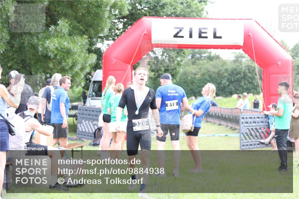 21.06.2026 - 29. Vierlanden-Triathlon Andreas Tolksdorf http://msf.ph/oto/9884938 21.06.2026 11:28:01 Ziel 591, 591 meine-sportfotos.de