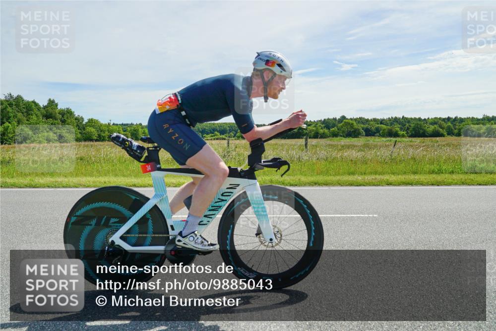 21.06.2026 - Viking Triathlon Michael Burmester http://msf.ph/oto/9885043 21.06.2026 11:30:05 Radfahren 27, 34, 45, 125, 127, 167, 188, 220, 300, 327, 333, 340, 356, 464, 519, 601, 610, 615, 646, 656, 663 meine-sportfotos.de
