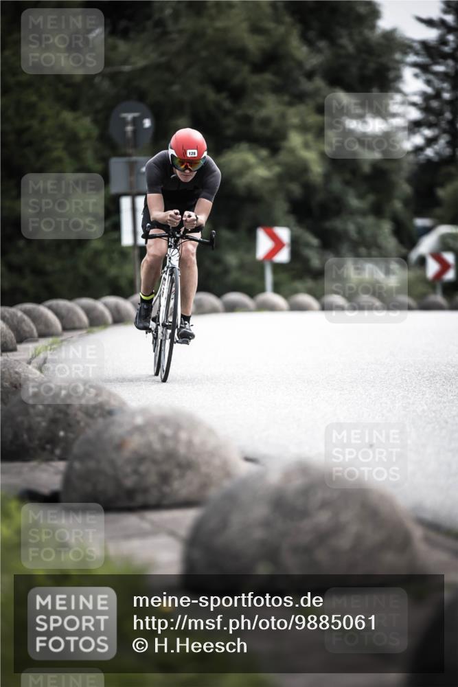 21.06.2026 - 29. Vierlanden-Triathlon H.Heesch http://msf.ph/oto/9885061 21.06.2026 10:36:49 Radfahren 55, 128, 197, 264, 292 meine-sportfotos.de