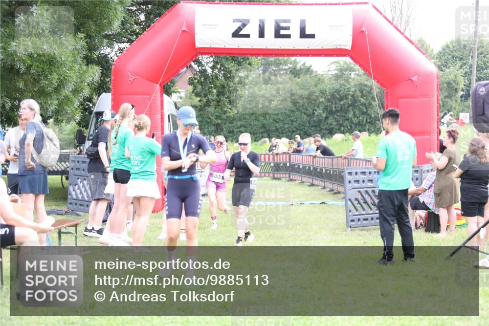 21.06.2026 - 29. Vierlanden-Triathlon Andreas Tolksdorf http://msf.ph/oto/9885113 21.06.2026 11:28:20 Ziel 599, 600, 599, 600 meine-sportfotos.de