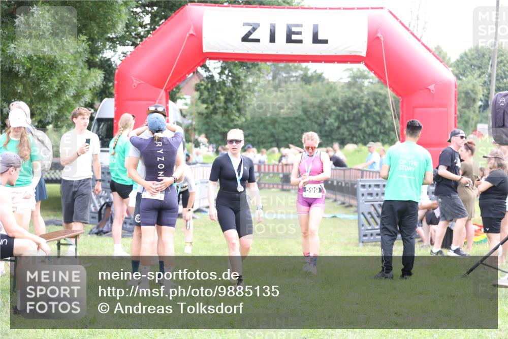 21.06.2026 - 29. Vierlanden-Triathlon Andreas Tolksdorf http://msf.ph/oto/9885135 21.06.2026 11:28:26 Ziel 401, 540, 401, 540 meine-sportfotos.de