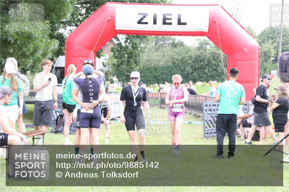 21.06.2026 - 29. Vierlanden-Triathlon Andreas Tolksdorf http://msf.ph/oto/9885142 21.06.2026 11:28:26 Ziel 401, 540, 401, 540 meine-sportfotos.de