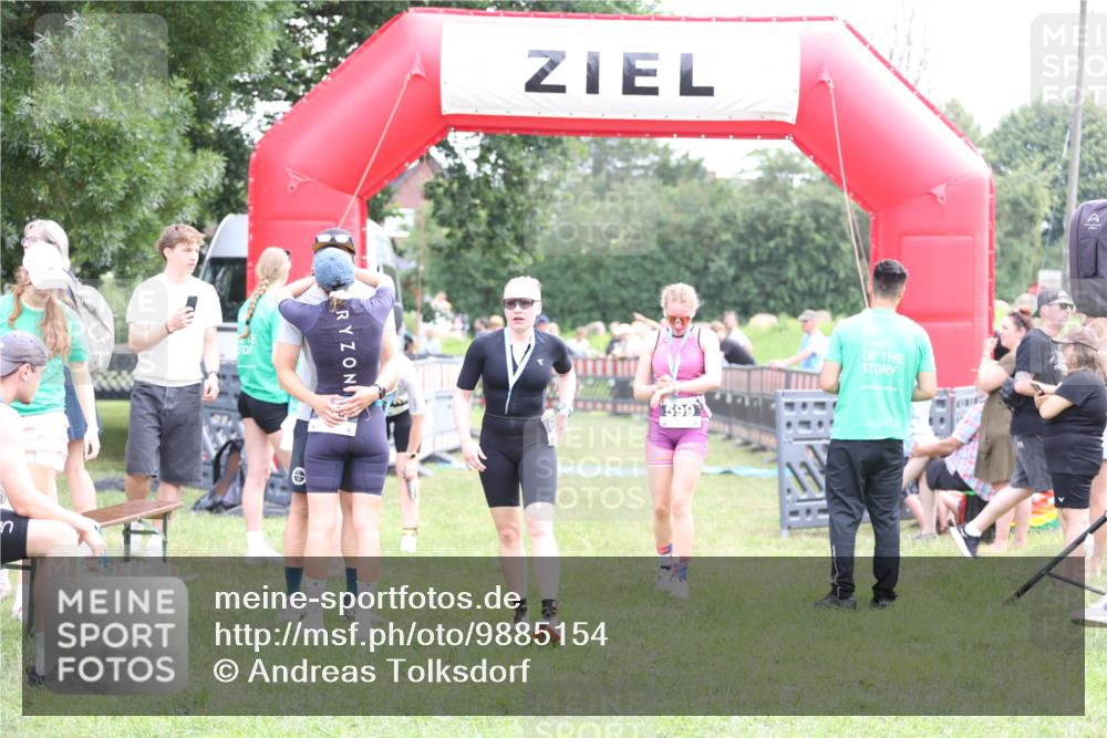21.06.2026 - 29. Vierlanden-Triathlon Andreas Tolksdorf http://msf.ph/oto/9885154 21.06.2026 11:28:26 Ziel 401, 540, 401, 540 meine-sportfotos.de