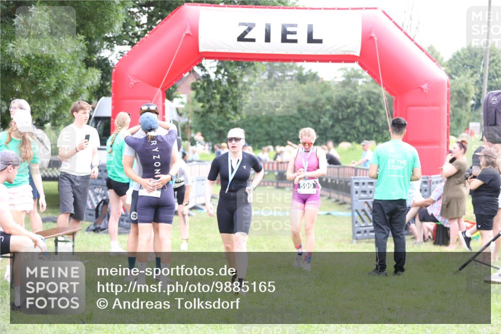21.06.2026 - 29. Vierlanden-Triathlon Andreas Tolksdorf http://msf.ph/oto/9885165 21.06.2026 11:28:26 Ziel 401, 540, 401, 540 meine-sportfotos.de