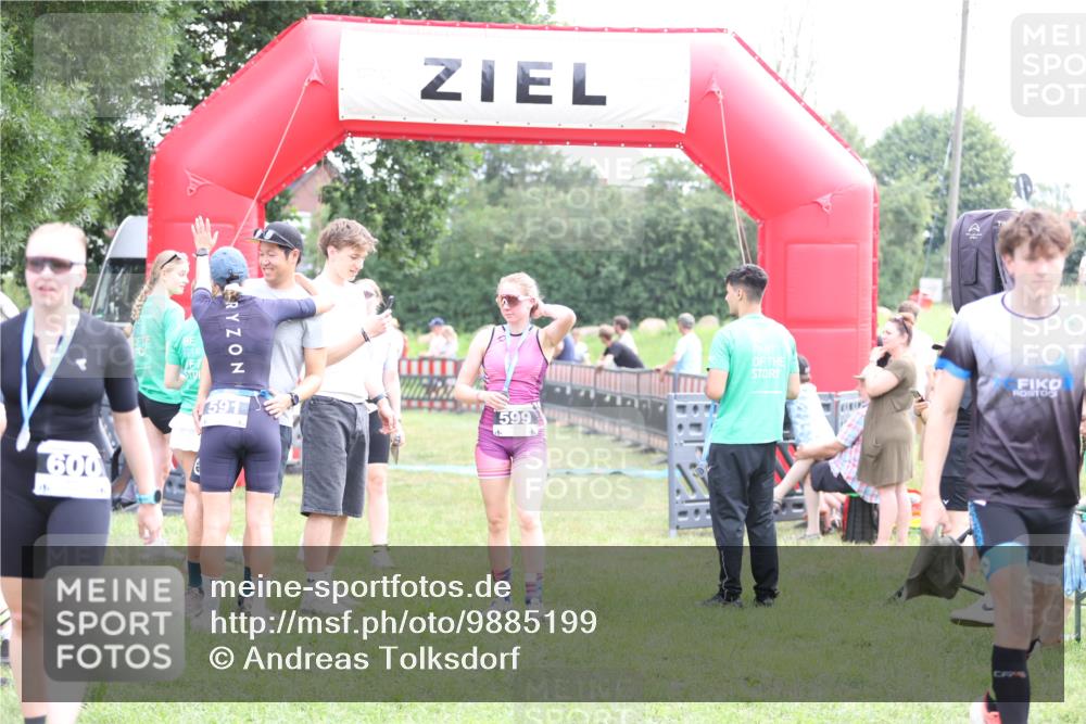 21.06.2026 - 29. Vierlanden-Triathlon Andreas Tolksdorf http://msf.ph/oto/9885199 21.06.2026 11:28:29 Ziel 401, 540, 401, 540 meine-sportfotos.de