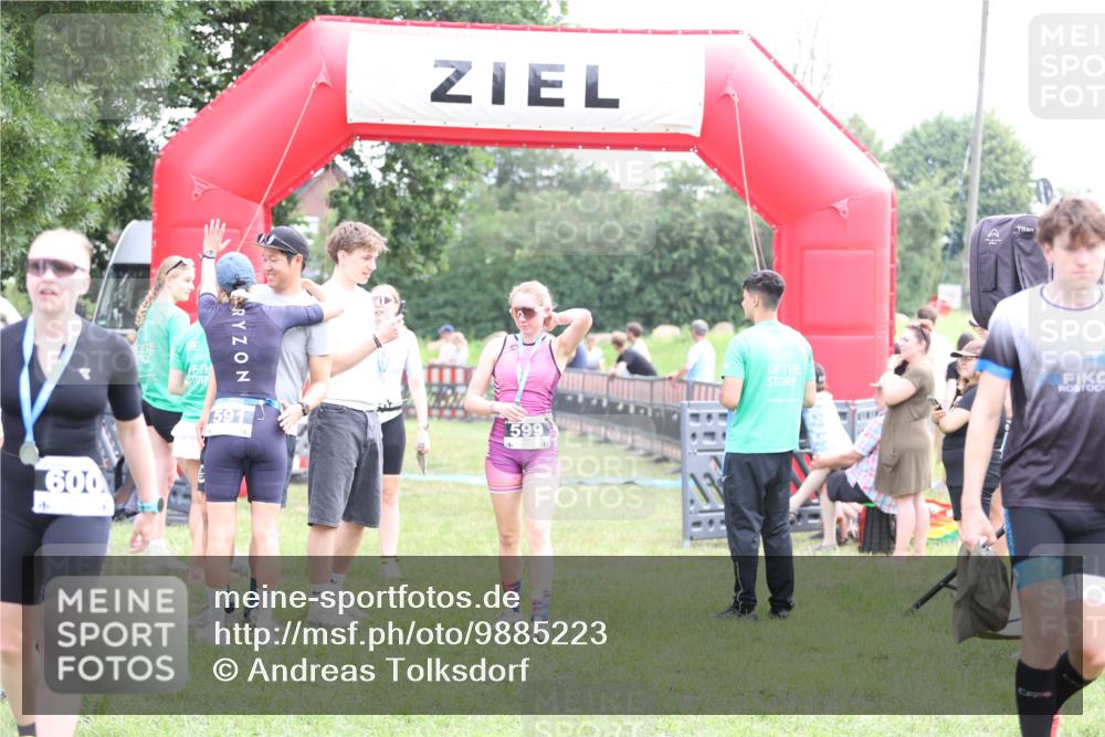 21.06.2026 - 29. Vierlanden-Triathlon Andreas Tolksdorf http://msf.ph/oto/9885223 21.06.2026 11:28:29 Ziel 401, 540, 401, 540 meine-sportfotos.de