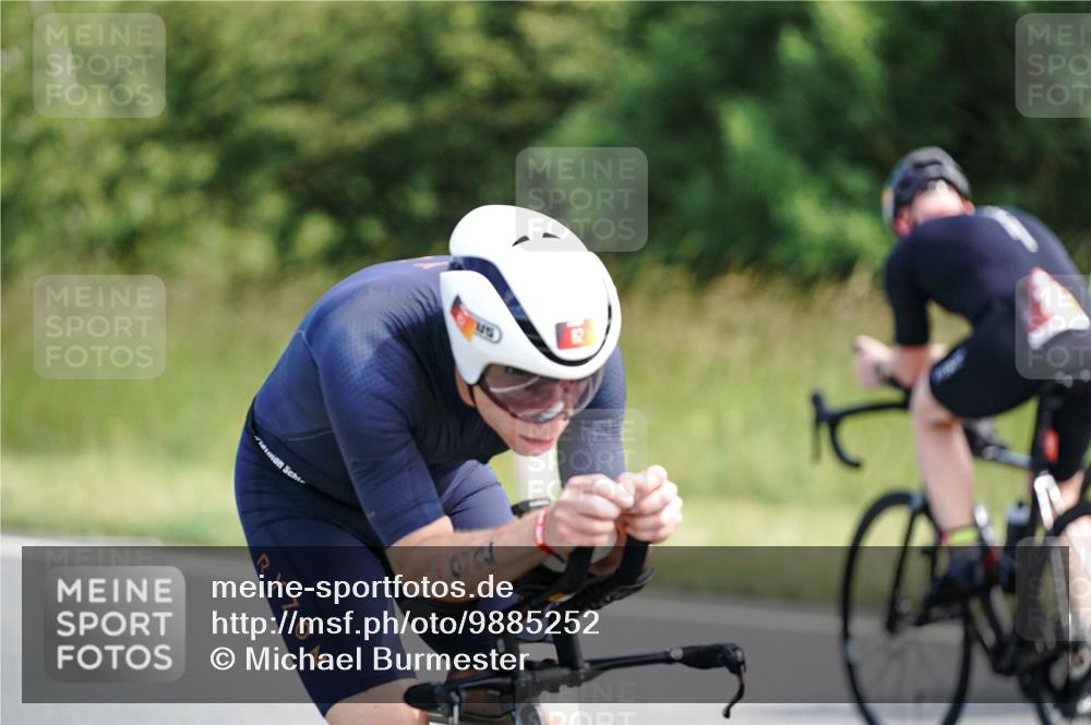 21.06.2026 - Viking Triathlon Michael Burmester http://msf.ph/oto/9885252 21.06.2026 11:21:32 Radfahren 24, 40, 43, 51, 76, 76, 82, 171, 203, 285, 298, 328, 365, 427, 640, 648 meine-sportfotos.de