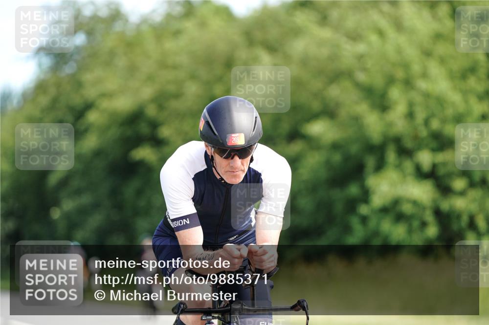 21.06.2026 - Viking Triathlon Michael Burmester http://msf.ph/oto/9885371 21.06.2026 11:21:55 Radfahren 26, 92, 178, 194, 205, 269, 603, 640, 652 meine-sportfotos.de