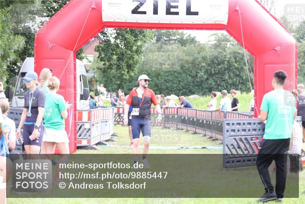 21.06.2026 - 29. Vierlanden-Triathlon Andreas Tolksdorf http://msf.ph/oto/9885447 21.06.2026 11:29:22 Ziel 427, 432, 623, 427, 432, 623 meine-sportfotos.de