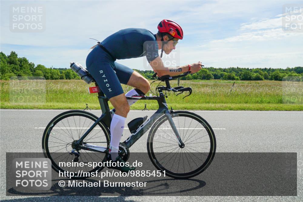 21.06.2026 - Viking Triathlon Michael Burmester http://msf.ph/oto/9885451 21.06.2026 11:34:35 Radfahren 18, 131, 131, 399, 432, 539 meine-sportfotos.de