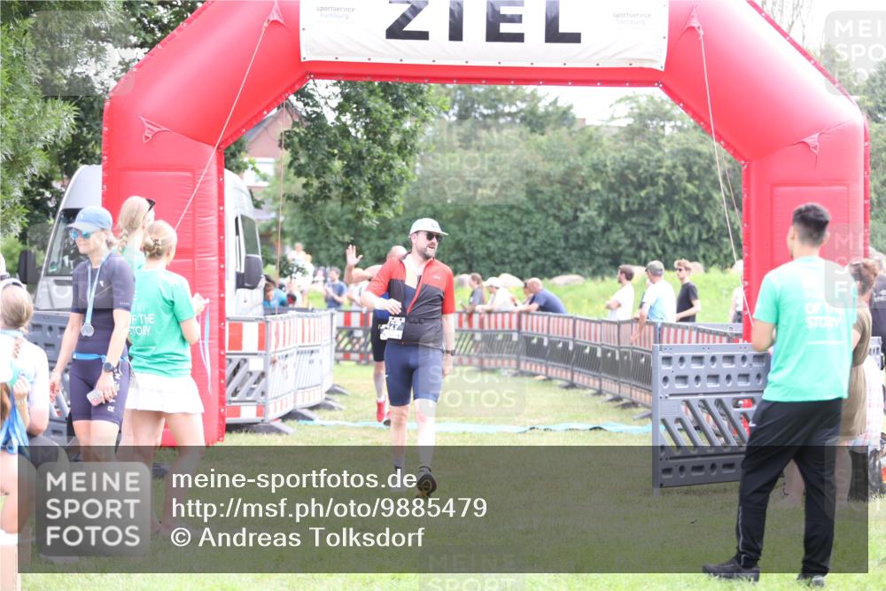 21.06.2026 - 29. Vierlanden-Triathlon Andreas Tolksdorf http://msf.ph/oto/9885479 21.06.2026 11:29:22 Ziel 427, 432, 623, 427, 432, 623 meine-sportfotos.de