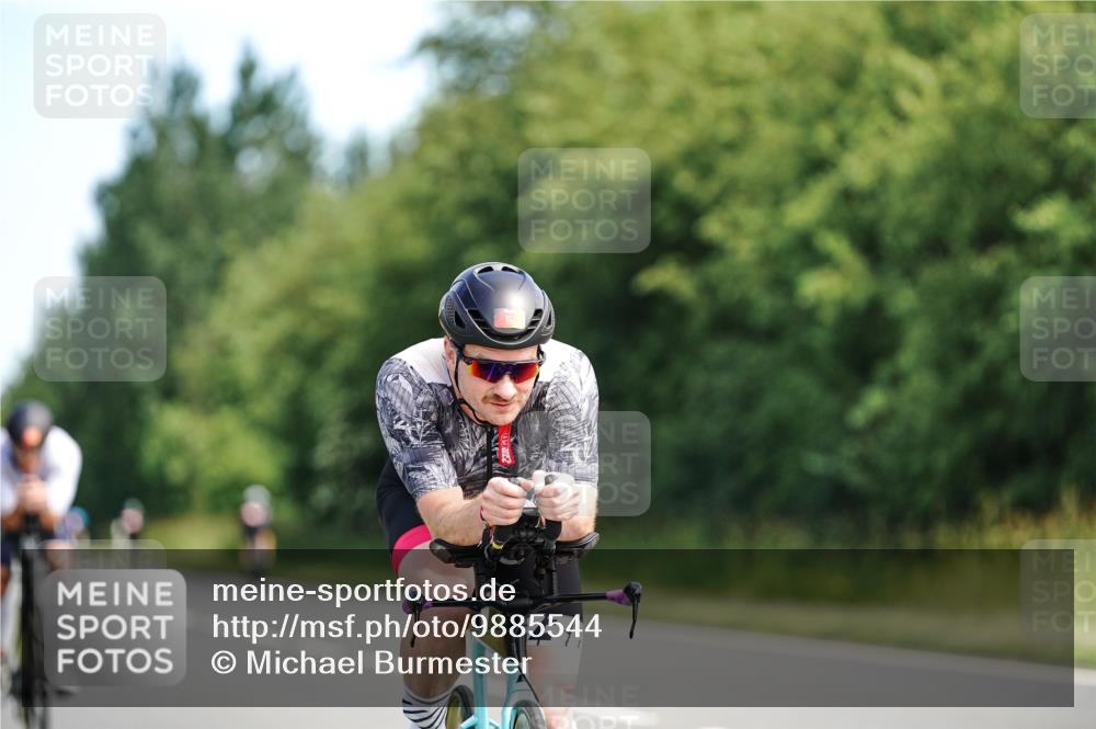 21.06.2026 - Viking Triathlon Michael Burmester http://msf.ph/oto/9885544 21.06.2026 11:22:34 Radfahren 136, 161, 174, 272, 272, 337, 475, 512, 564, 603, 621 meine-sportfotos.de