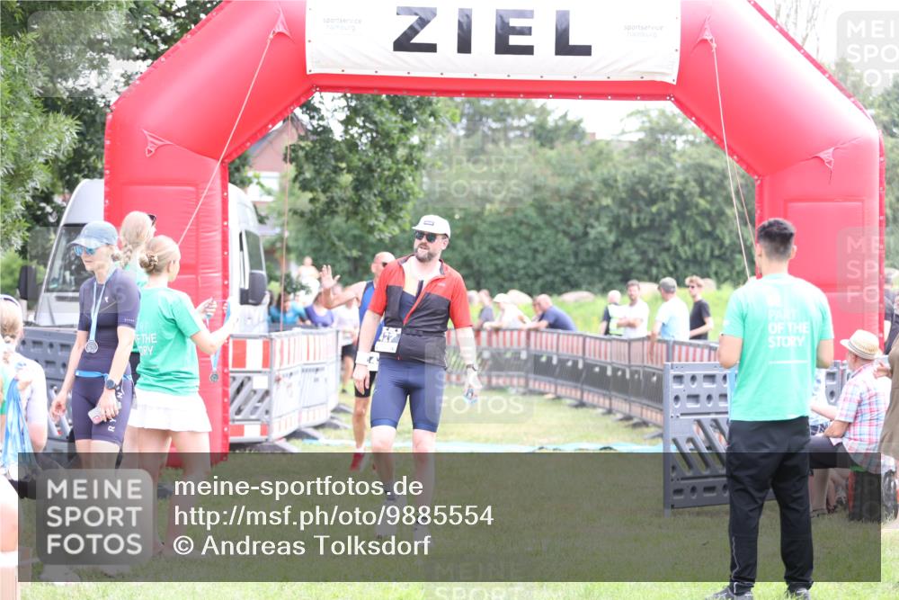 21.06.2026 - 29. Vierlanden-Triathlon Andreas Tolksdorf http://msf.ph/oto/9885554 21.06.2026 11:29:24 Ziel 427, 432, 623, 427, 432, 623 meine-sportfotos.de