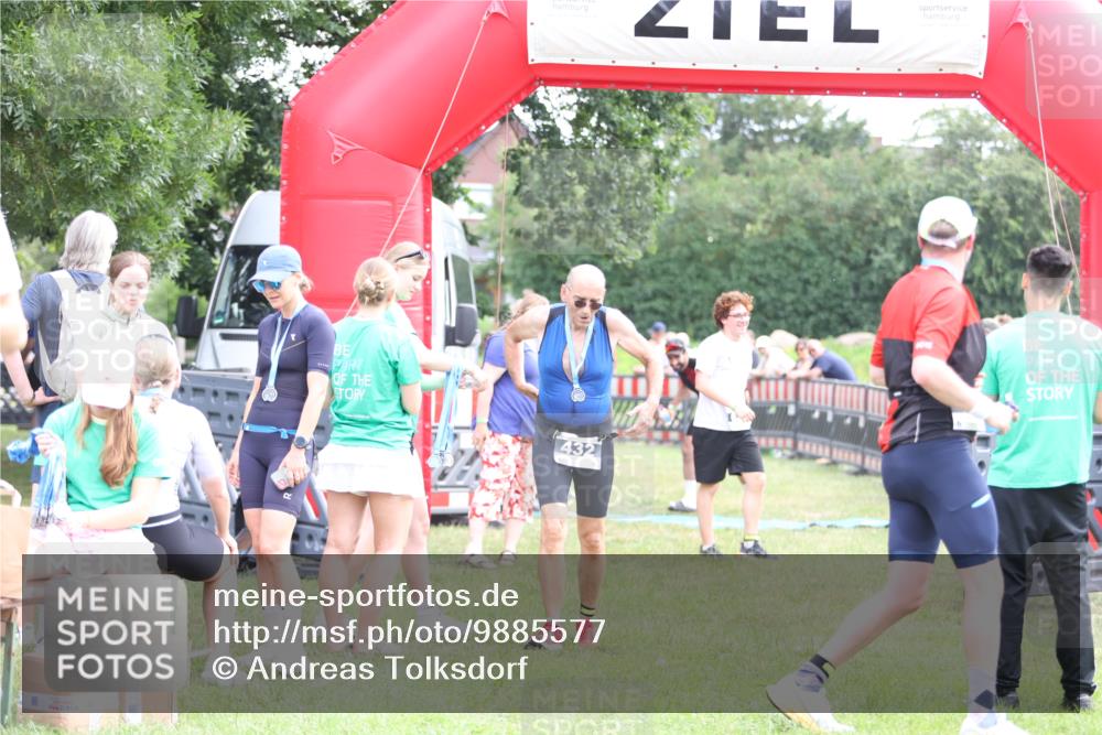 21.06.2026 - 29. Vierlanden-Triathlon Andreas Tolksdorf http://msf.ph/oto/9885577 21.06.2026 11:29:30 Ziel 81, 623, 81, 623 meine-sportfotos.de
