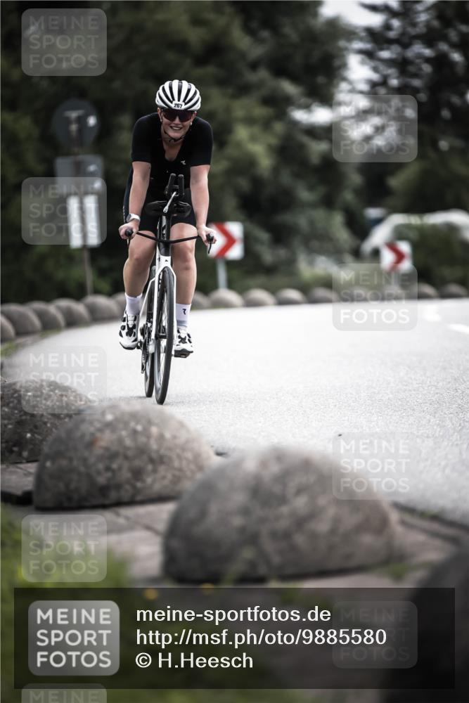 21.06.2026 - 29. Vierlanden-Triathlon H.Heesch http://msf.ph/oto/9885580 21.06.2026 10:37:35 Radfahren 252, 267 meine-sportfotos.de