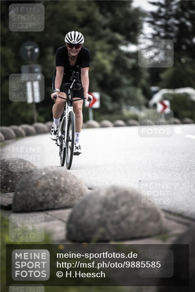 21.06.2026 - 29. Vierlanden-Triathlon H.Heesch http://msf.ph/oto/9885585 21.06.2026 10:37:35 Radfahren 252, 267 meine-sportfotos.de