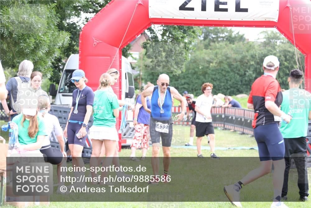 21.06.2026 - 29. Vierlanden-Triathlon Andreas Tolksdorf http://msf.ph/oto/9885586 21.06.2026 11:29:30 Ziel 81, 623, 81, 623 meine-sportfotos.de