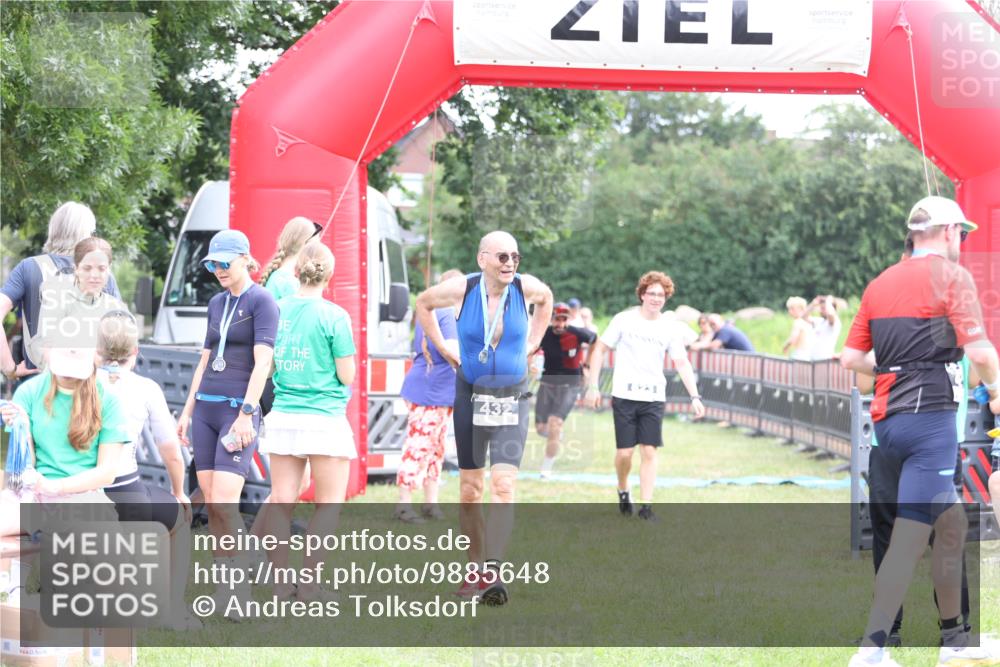 21.06.2026 - 29. Vierlanden-Triathlon Andreas Tolksdorf http://msf.ph/oto/9885648 21.06.2026 11:29:30 Ziel 81, 623, 81, 623 meine-sportfotos.de