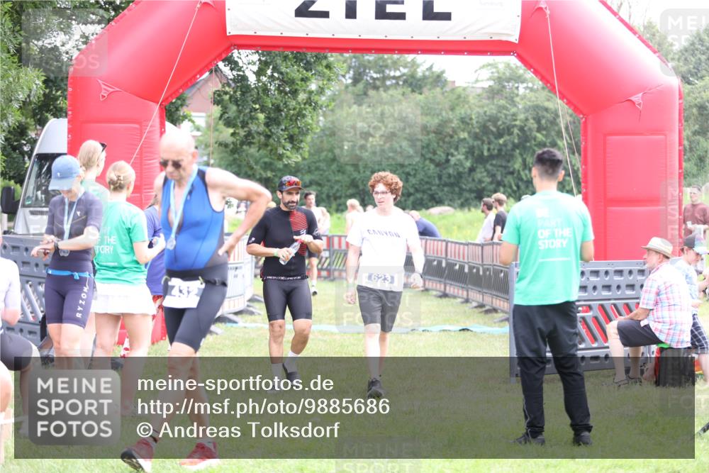 21.06.2026 - 29. Vierlanden-Triathlon Andreas Tolksdorf http://msf.ph/oto/9885686 21.06.2026 11:29:34 Ziel 81, 81 meine-sportfotos.de