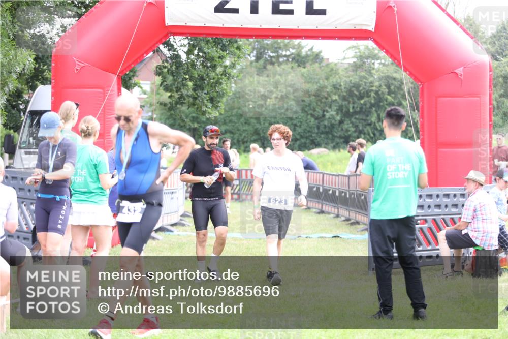 21.06.2026 - 29. Vierlanden-Triathlon Andreas Tolksdorf http://msf.ph/oto/9885696 21.06.2026 11:29:34 Ziel 81, 81 meine-sportfotos.de