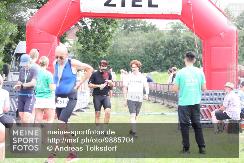21.06.2026 - 29. Vierlanden-Triathlon Andreas Tolksdorf http://msf.ph/oto/9885704 21.06.2026 11:29:34 Ziel 81, 81 meine-sportfotos.de