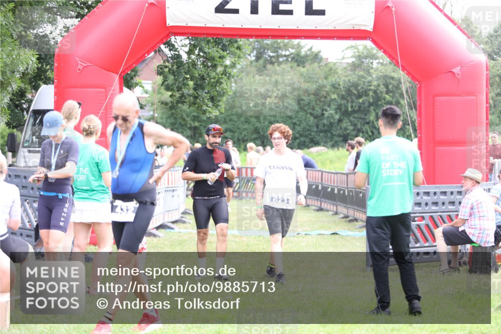 21.06.2026 - 29. Vierlanden-Triathlon Andreas Tolksdorf http://msf.ph/oto/9885713 21.06.2026 11:29:34 Ziel 81, 81 meine-sportfotos.de