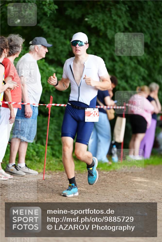21.06.2026 - 29. Vierlanden-Triathlon LAZAROV Photography http://msf.ph/oto/9885729 21.06.2026 13:22:57 Laufen 20 meine-sportfotos.de