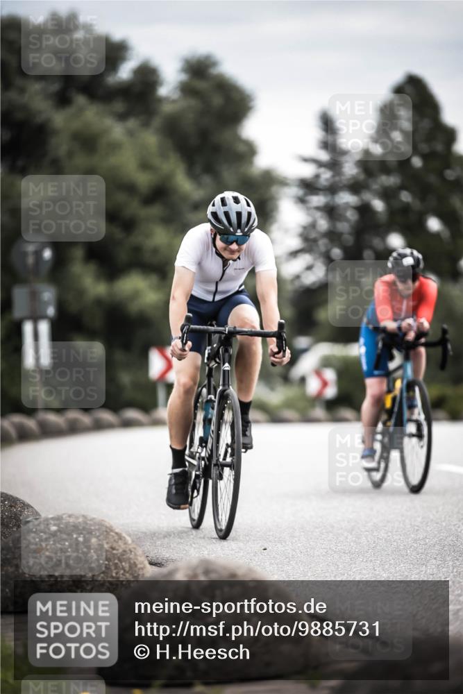 21.06.2026 - 29. Vierlanden-Triathlon H.Heesch http://msf.ph/oto/9885731 21.06.2026 10:37:50 Radfahren 20, 35, 67, 233, 303, 336, 429, 437 meine-sportfotos.de