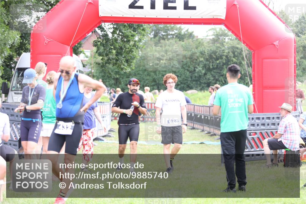 21.06.2026 - 29. Vierlanden-Triathlon Andreas Tolksdorf http://msf.ph/oto/9885740 21.06.2026 11:29:34 Ziel 81, 81 meine-sportfotos.de