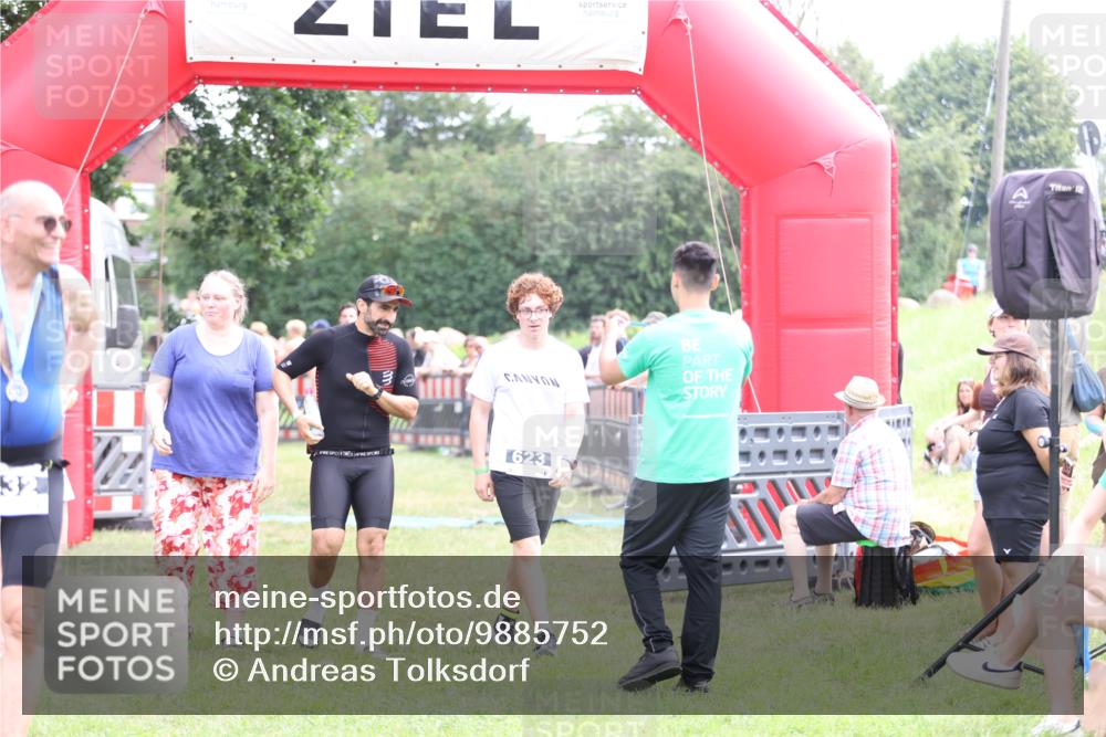 21.06.2026 - 29. Vierlanden-Triathlon Andreas Tolksdorf http://msf.ph/oto/9885752 21.06.2026 11:29:36 Ziel 81, 81 meine-sportfotos.de