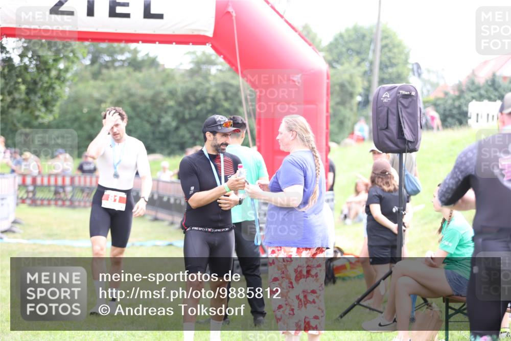 21.06.2026 - 29. Vierlanden-Triathlon Andreas Tolksdorf http://msf.ph/oto/9885812 21.06.2026 11:29:44 Ziel 418, 530, 418, 530 meine-sportfotos.de