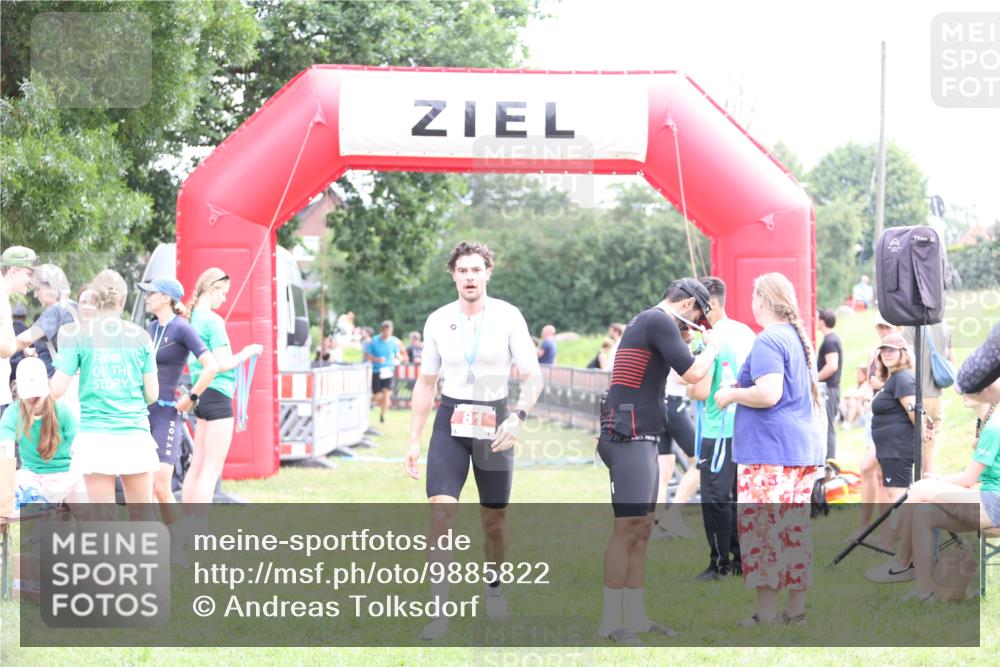 21.06.2026 - 29. Vierlanden-Triathlon Andreas Tolksdorf http://msf.ph/oto/9885822 21.06.2026 11:29:47 Ziel 404, 418, 530, 404, 418, 530 meine-sportfotos.de