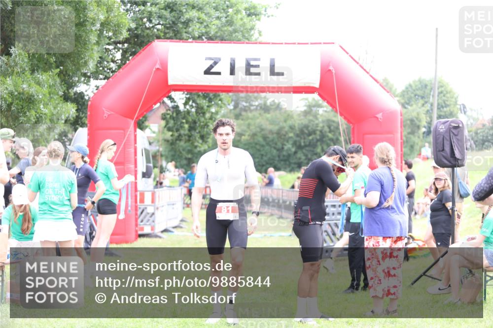 21.06.2026 - 29. Vierlanden-Triathlon Andreas Tolksdorf http://msf.ph/oto/9885844 21.06.2026 11:29:47 Ziel 404, 418, 530, 404, 418, 530 meine-sportfotos.de
