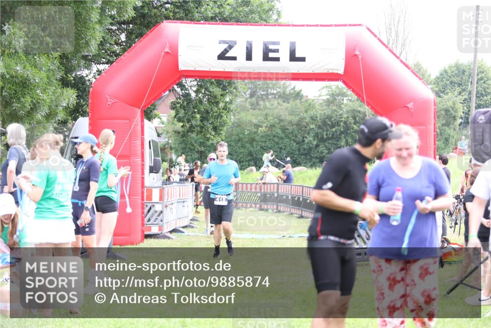 21.06.2026 - 29. Vierlanden-Triathlon Andreas Tolksdorf http://msf.ph/oto/9885874 21.06.2026 11:29:53 Ziel 404, 418, 530, 545, 404, 418, 530, 545 meine-sportfotos.de
