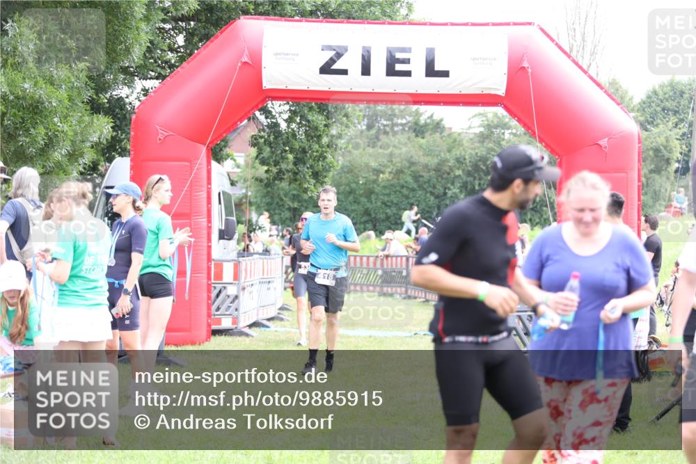 21.06.2026 - 29. Vierlanden-Triathlon Andreas Tolksdorf http://msf.ph/oto/9885915 21.06.2026 11:29:53 Ziel 404, 418, 530, 545, 404, 418, 530, 545 meine-sportfotos.de
