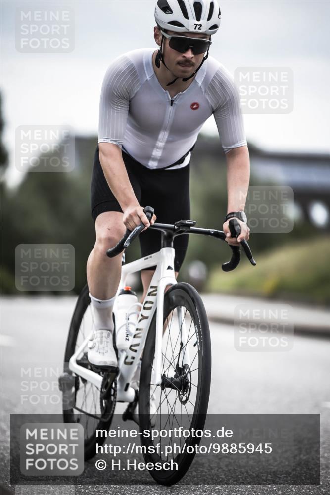 21.06.2026 - 29. Vierlanden-Triathlon H.Heesch http://msf.ph/oto/9885945 21.06.2026 10:39:09 Radfahren 72, 181 meine-sportfotos.de