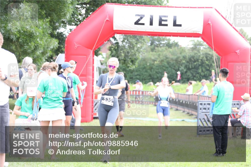 21.06.2026 - 29. Vierlanden-Triathlon Andreas Tolksdorf http://msf.ph/oto/9885946 21.06.2026 11:30:01 Ziel 404, 406, 545, 404, 406, 545 meine-sportfotos.de