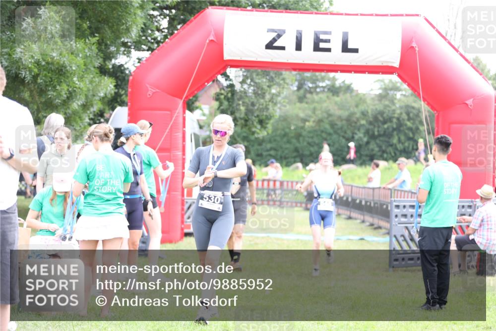 21.06.2026 - 29. Vierlanden-Triathlon Andreas Tolksdorf http://msf.ph/oto/9885952 21.06.2026 11:30:01 Ziel 404, 406, 545, 404, 406, 545 meine-sportfotos.de
