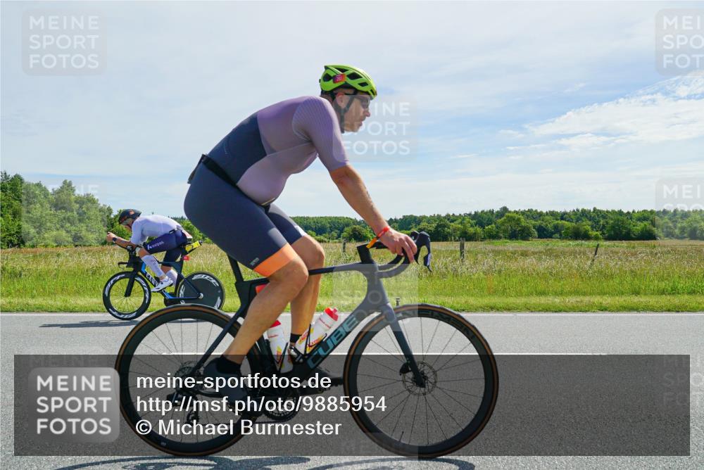 21.06.2026 - Viking Triathlon Michael Burmester http://msf.ph/oto/9885954 21.06.2026 11:41:05 Radfahren 26, 96, 136, 247, 287, 287, 317, 467, 467, 658 meine-sportfotos.de