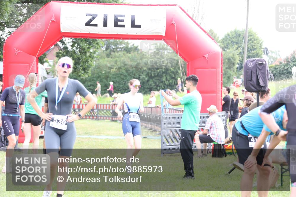 21.06.2026 - 29. Vierlanden-Triathlon Andreas Tolksdorf http://msf.ph/oto/9885973 21.06.2026 11:30:03 Ziel 406, 545, 614, 406, 545, 614 meine-sportfotos.de