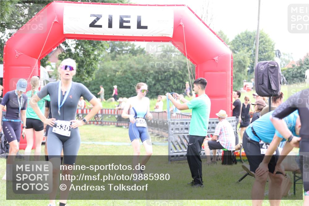 21.06.2026 - 29. Vierlanden-Triathlon Andreas Tolksdorf http://msf.ph/oto/9885980 21.06.2026 11:30:03 Ziel 406, 545, 614, 406, 545, 614 meine-sportfotos.de