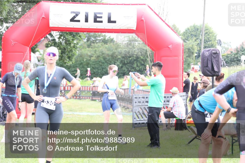 21.06.2026 - 29. Vierlanden-Triathlon Andreas Tolksdorf http://msf.ph/oto/9885989 21.06.2026 11:30:03 Ziel 406, 545, 614, 406, 545, 614 meine-sportfotos.de